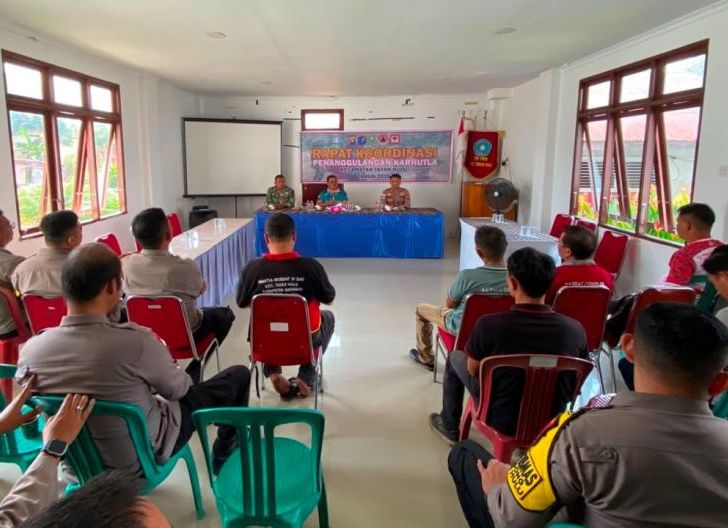 Photo of Cegah Karhutla, Polsek Tayan Hulu Perkuat Deteksi Dini dan Sinergi Lintas Desa