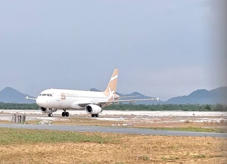 Photo of Kabut Asap Tebal, Jadwal Penerbangan di Bandara Singkawang Hari Ini Dibatalkan