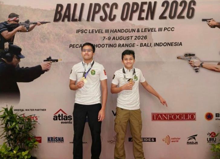 Photo of Dari Latihan ke Podium, Dua Shooter Muda Kalbar Ukir Prestasi di Bali Open IPSC 2026