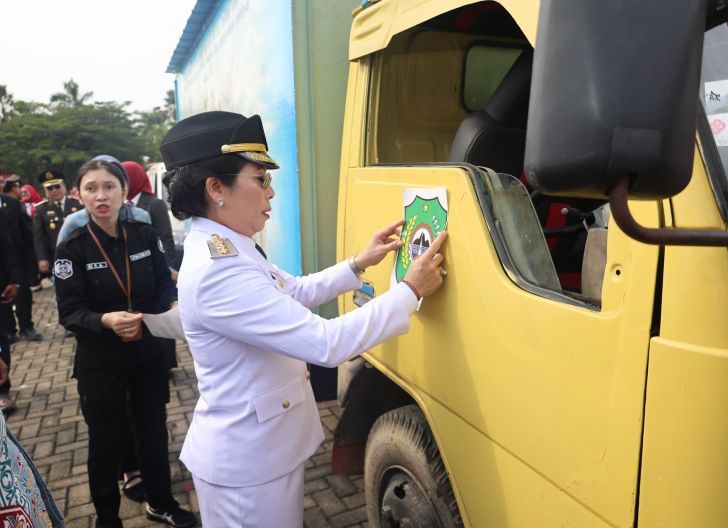 Photo of Tindaklanjuti Arahan KPK, Pemkot Singkawang Lakukan Monitoring dan Penempelan Stiker Aset Hibah