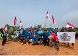 Photo of Diguyur Hujan Badai Petir dengan Semangat Kemerdekaan Tetap Berkobar, FRKP West Borneo Vespa Lovers Kibarkan Merah Putih di Puncak Saka 4 Landak