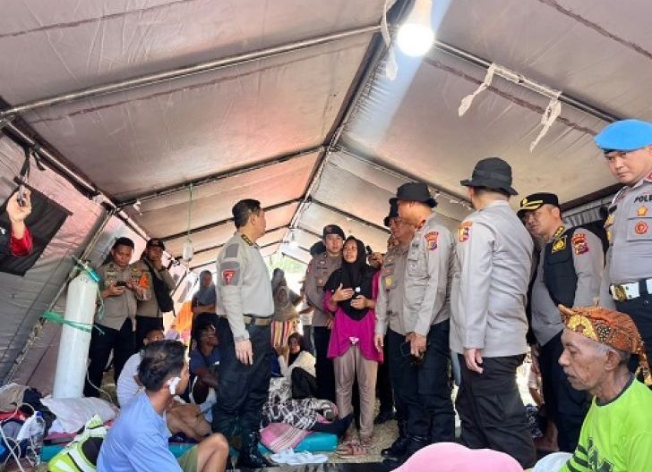 Photo of Astamaops Kapolri Turun Langsung Maksimalkan Operasi Kemanusiaan di Manggarai, 45 Posko Tampung 13.881 Pengungsi