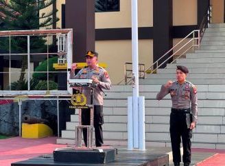 Kapolres Sanggau Tekankan Disiplin dan Profesionalisme Personel dalam Apel Jam Pimpinan