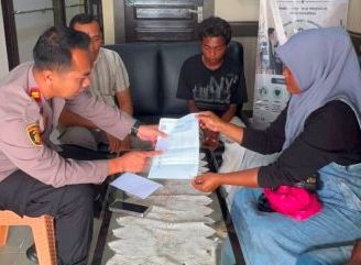 Ketika Polisi Menjadi Tempat Berharap, Polsek Tayan Hilir Bantu Ibu dan Tiga Anak Menata Perjalanan Pulang