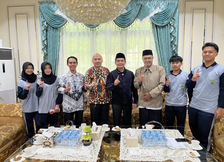 Photo of Dorong Pelestarian Budaya Lokal, Panitia Tundang Melayu MAN 1 Pontianak Silaturahmi ke Wakil Wali Kota
