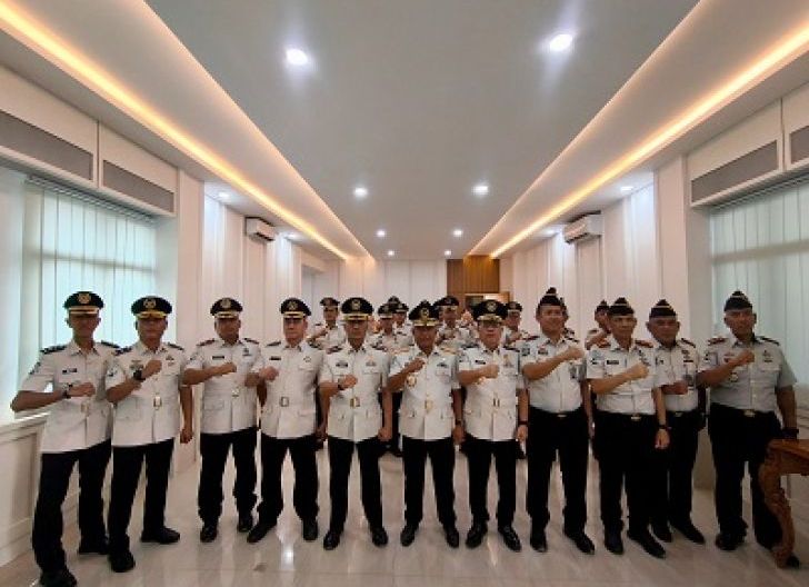 Photo of Lantik Kepala Lapas dan Rutan di Kalbar, Jayanta Tekankan Perkuat Keamanan dan Pembinaan