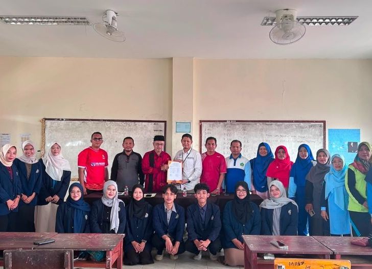 Photo of Gelar Magang Sekolah Berdampakm Mahasiswa S1 FKIP Untan Laksanakan Pengabdian di MAN 1 Pontianak Hingga 11 Desember 2026