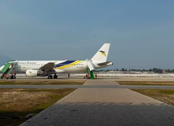 Photo of Kabut Asap Kian Tebal, Seluruh Jadwal Penerbangan di Bandara Singkawang di Hentikan Sementara