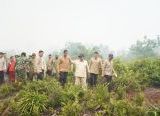 Photo of Presiden Prabowo Tinjau Penanganan Karhutla di Kalbar, Pangdam XII/Tpr Bersama Forkopimda Pastikan Sinergi di Lapangan