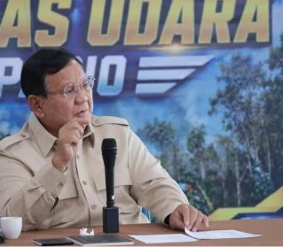 Presiden Prabowo Tinjau Lokasi Karhutla di Kalbar