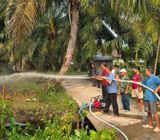 Pertamina Patra Niaga Regional Kalimantan Perkuat Kesiapsiagaan Relawan Pemadam Hadapi Ancaman Karhutla di Kalimantan