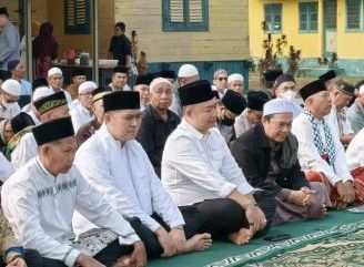 Salat Istisqa di Keraton Matan, Bupati Alexander Wilyo Ajak Warga Perkuat Ikhtiar dan Kebersamaan