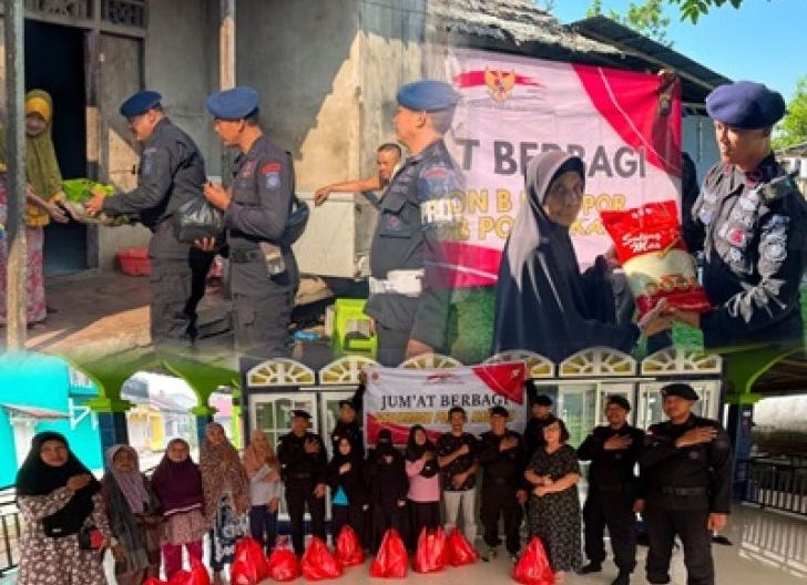 Photo of Jumat Berbagi Brimob Kalbar: Wujud Nyata Pengabdian dan Kepedulian Polri kepada Masyarakat