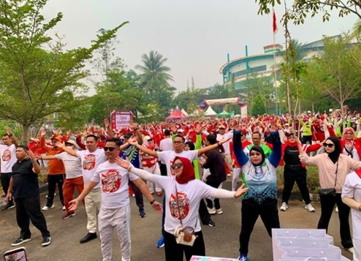 Photo of Ratusan Warga Padati DPRD Pontianak, Gebyar Kemerdekaan Bersama Wakil Rakyat Meriah