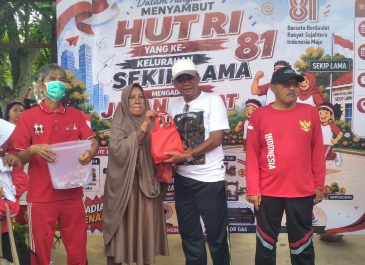 Photo of Wawako Singkawang Lepas Jalan Sehat dan Senam Gembira Dalam Rangka HUT RI Ke-81