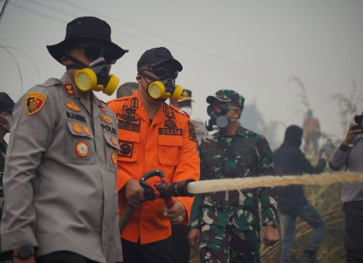 Photo of Sinergi Bupati Bersama Forkopimda Ketapang Berjuang Hadapi Karhutla