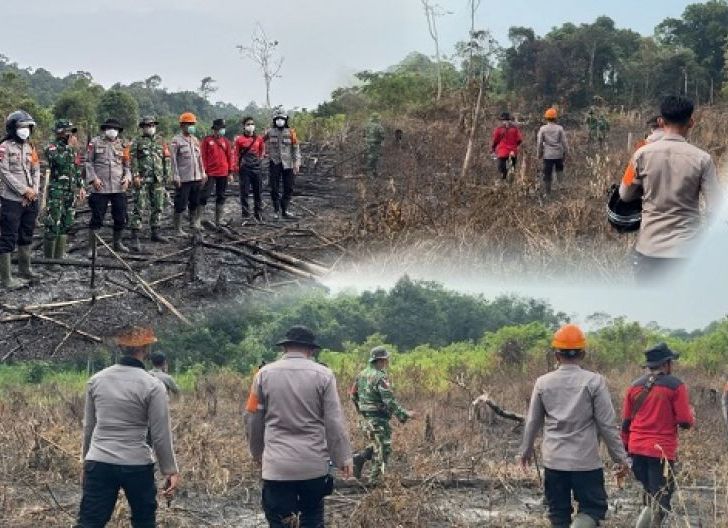 Photo of Pastikan Api Tak Kembali, Brimob Kalbar Patroli di Bekas Lokasi Karhutla