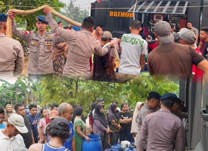 Photo of Bantu Warga Hadapi Kemarau Panjang, Brimob Kalbar Salurkan Air Bersih