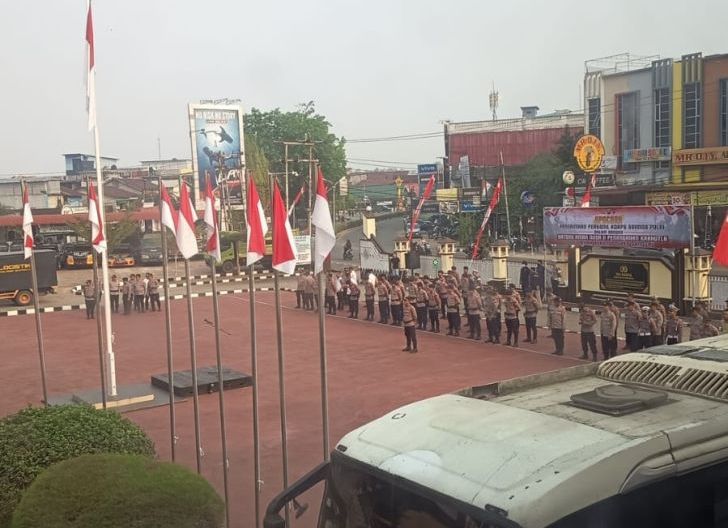 Photo of Perkuat Satgas Karhutla di Sanggau, BKO Brimob Mabes Polri Diperbantukan Tangani