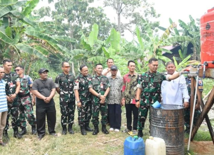 Photo of Sumur Bor Lanud Supadio Solusi Kebutuhan Rumah Tangga dan Karhutla, Warga Sampaikan Apresiasi dan Terima Kasih Kepada Danlanud
