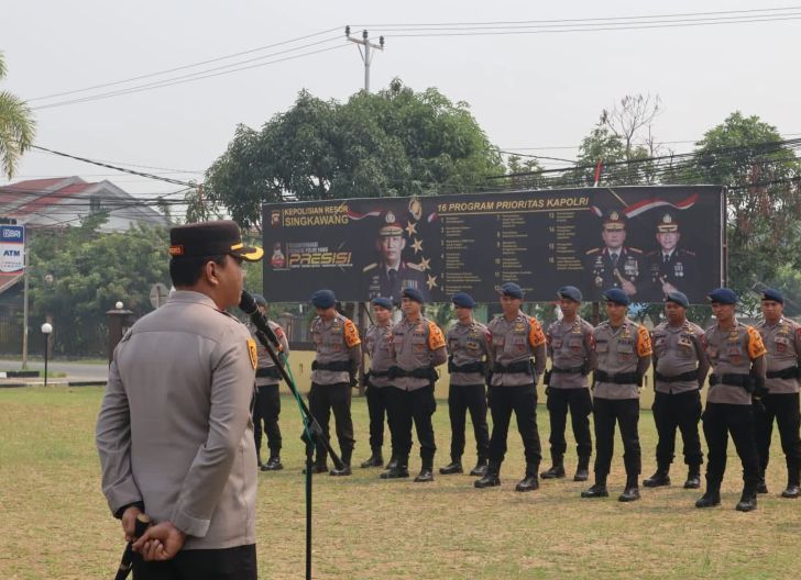 Photo of 12 Personel Yon B Pelopor Brimob Kalbar di Perbantukan Tanggulangi Karhutla di Singkawang