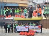Photo of Jum’at Berbagi Brimob Kalbar, Hadir Menyapa dan Berbagi dengan Pengemudi Ojek Online