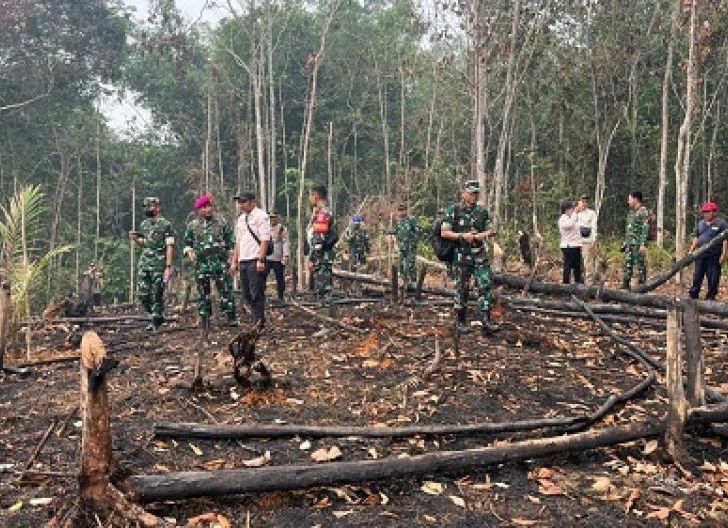 Photo of Perkuat Sinergi Cegah Karhutla, Tim Satgas Karhutla Sosialisasi dan Cek Langsung Lokasi Kebakaran di Keranji Mancal