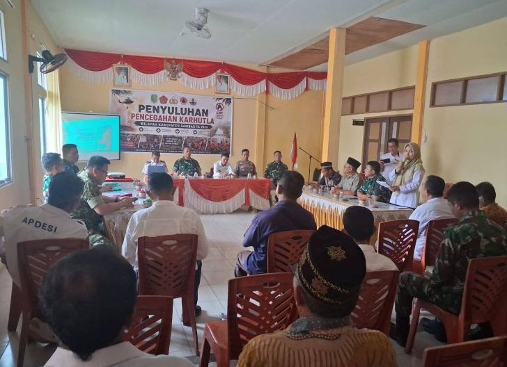 Photo of Tim Sosialisasi Satgas Karhutla Ajak Warga Sambas Bersatu Cegah Kebakaran Hutan dan Lahan