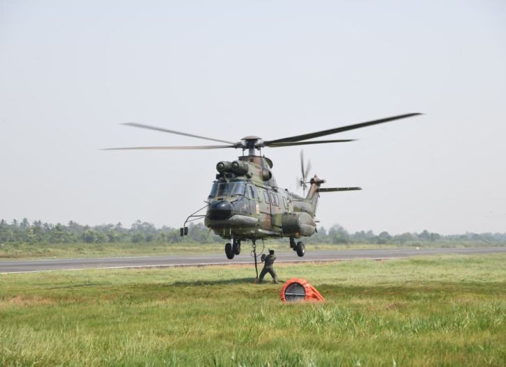 Photo of Lanud Supadio Perkuat Satgas Udara, Super Puma TNI AU Dikerahkan Atasi Karhutla di Kalbar