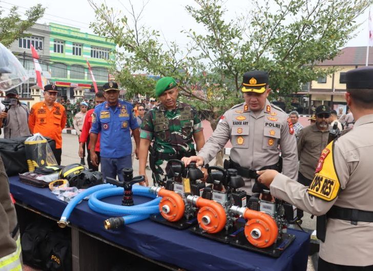 Photo of Polres Sanggau Gelar Operasi Aman Nusa II, 11 Satuan Kekuatan Bersatu Hadapi Karhutla