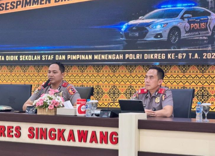 Photo of Sespimmen Polri Berdiskusi di Polres Singkawang, Perkuat Wawasan dan Jiwa Kepemimpinan