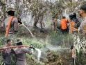 Gerak Cepat Tim Siaga Karhutla Brimob Kalbar Padamkan Kebakaran 16 Hektare Lahan di Singkawang