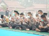 Photo of Kemarau Panjang dan Kabut Asap, Polres Bengkayang Gelar Salat Istisqa dan Doa Bersama Minta Hujan
