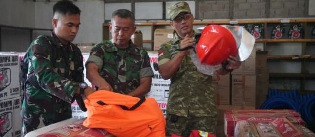 Percepat Penanganan Karhutla di Kalbar, Kodam XII/Tpr Terima Bantuan Alat Perlengkapan dari Kemhan RI
