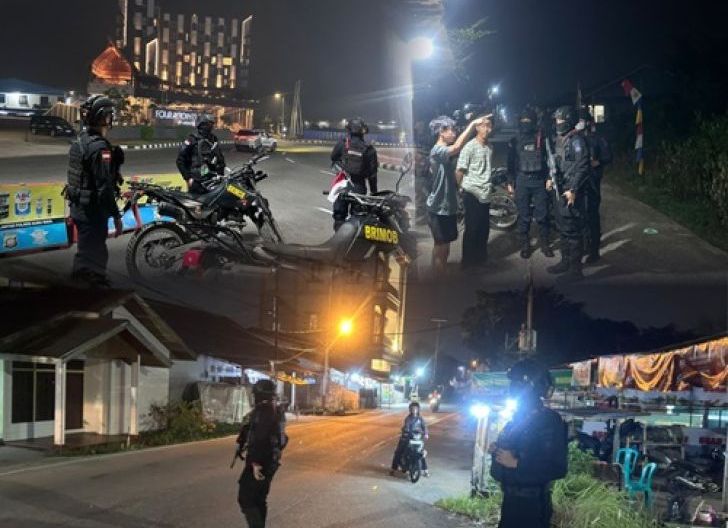 Photo of Hadir di Tengah Masyarakat, Brimob Kalbar Intensifkan Patroli Harkamtibmas di Lokasi Rawan Kriminalitas