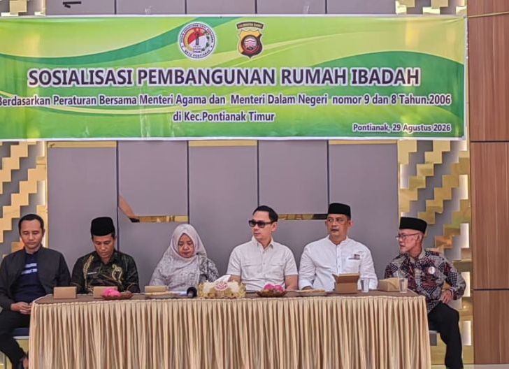 Photo of Sosialisasi Pembangunan Rumah Ibadah Berdasarkan Peraturan Bersama Menag dan Mendagri Nomor 9 dan 8 Tahun 2006 di Kecamatan Pontianak Timur