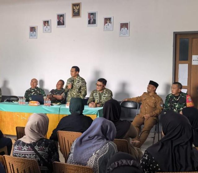 Garda Depan Cegah Bencana: Pasis Sesko TNI Edukasi Warga Kubu Raya Tentang Bahaya Karhutla