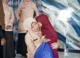 Photo of Tutup Masa Pengabdian di DWP Kalbar, Windy Prihastari Harisson Berbagi Kasih di Panti Asuhan