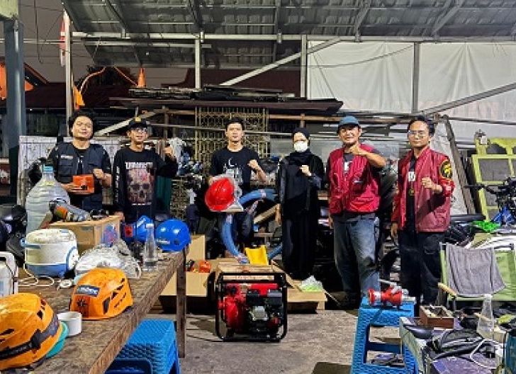 Photo of Perkuat Respons Karhutla, Gemawan Salurkan Bantuan Peralatan Pemadam kepada MDMC Kalbar