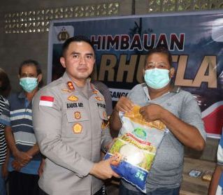 30 Karung Beras untuk Warga Semajau, Bentuk Kepedulian Polres Sanggau di Tengah Dampak Karhutla