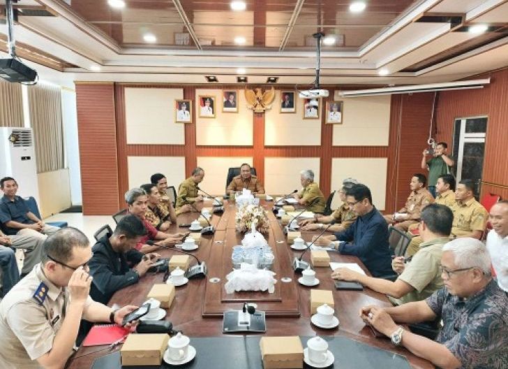 Photo of Bupati Mediasi Akhiri Sengketa Poktan PTT dan PT PTS Sepakat Islah