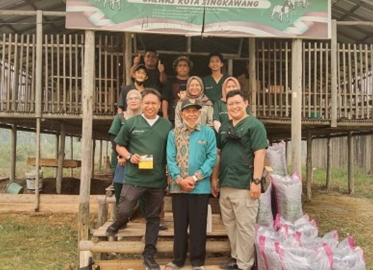 Photo of Dinas Pertanian dan Puskeswan Singkawang Salurkan Vitamin dan Obat Ternak Kambing Binaan Baznas