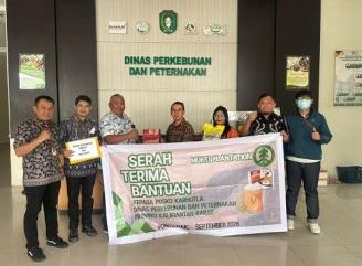 Peduli Dampak Karhutla, Mukti Plantation Salurkan Sembako dan Aktif Padamkan Api