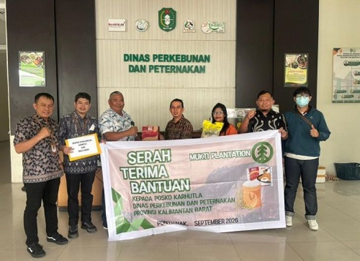Photo of Peduli Dampak Karhutla, Mukti Plantation Salurkan Sembako dan Aktif Padamkan Api