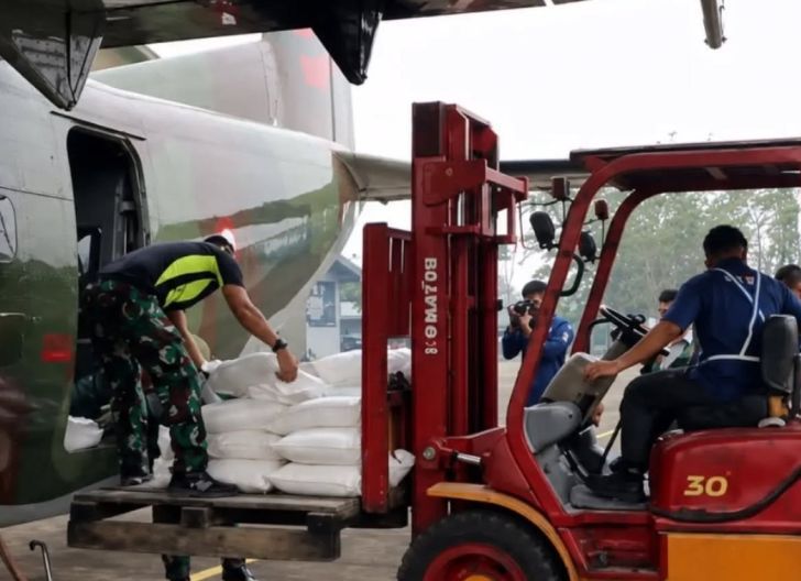 Photo of Misi OMC Berbuah Hujan, Pesawat Cassa dan Cessna Dikerahkan dari Lanud Supadio