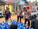 Hadapi Kemarau, Polsek Tayan Hilir dan Korbrimob Bangun Sumur Bor hingga Salurkan Air Bersih ke Warga