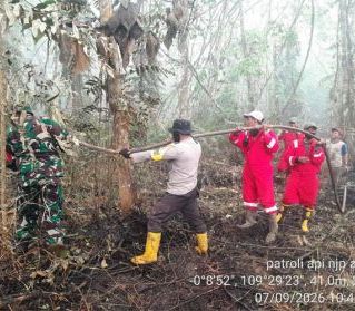 Api Lahap Kebun Karet Warga di Kubu Raya, PT NJP Klaim Arealnya Masih Aman