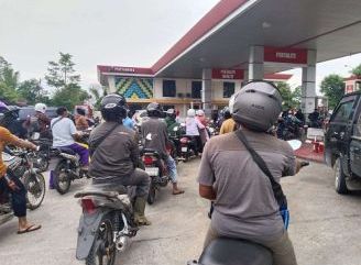 Aliansi Masyarakat Peduli Kelangkaan BBM Somasi Depot Pertamina Sintang 2x24 Jam Atasi Kelangkaan
