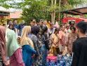 Bantuan Air Siap Minum untuk Warga Sungai Awan Kanan