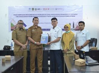 KREASI Serahkan Usulan Kebijakan ke TAPD Kayong Utara: Fokuskan Anggaran untuk Pengembangan Keprofesionalan Berkelanjutan Guru